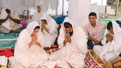 সাধন-ভজনে চলছে লালনকে স্মরণ