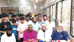 লালমনিরহাটে পুলিশি বাধায় পণ্ড নির্মাণশ্রমিকদের সমাবেশ