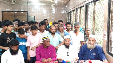 লালমনিরহাটে পুলিশি বাধায় পণ্ড নির্মাণশ্রমিকদের সমাবেশ
