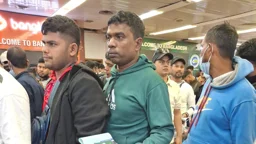 লিবিয়া থেকে দেশে ফিরলেন আরও ১৭২ বাংলাদেশি
