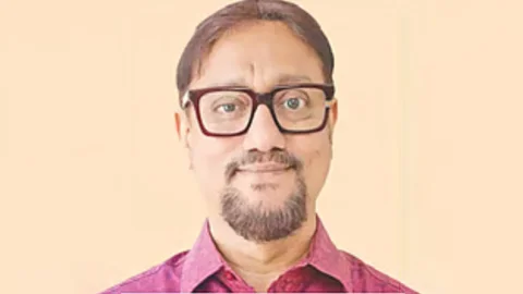 মেয়রের দায়িত্ব পালন শেষে চসিক প্রশাসক শাহাদাত হোসেন
