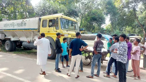 শ্রীপুরে হ্যাচারির বর্জ্যবাহী লরির চাপায় বিএনপি নেতা নিহত