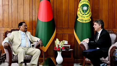 স্পিকারের সঙ্গে সুইডেনের রাষ্ট্রদূত নিকোলাস উইকসের সাক্ষাৎ