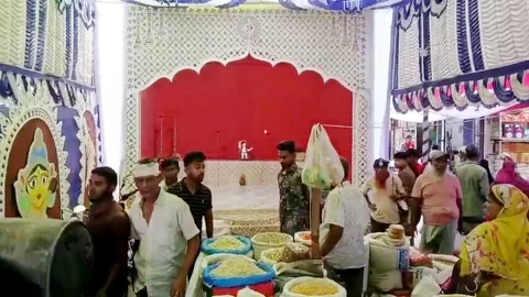 ফরিদপুরে প্রতিমা বিসর্জন নিয়ে দুই মন্দিরের পূজার্থীদের সংঘর্ষ, আহত ১০