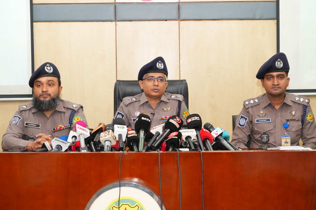 রাজধানীতে মাদকবিরোধী অভিযানে পরিদর্শককে গুলির ঘটনায় গ্রেপ্তার ৪