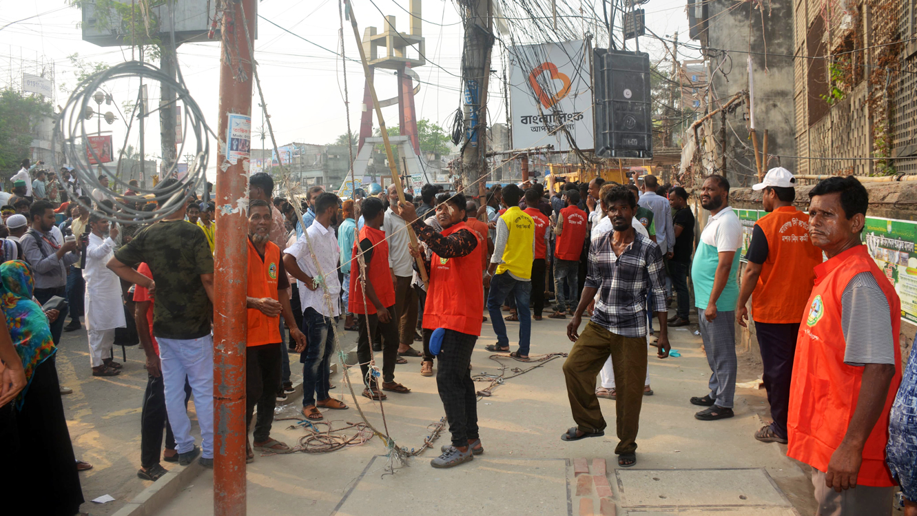 নারায়ণগঞ্জ শহরে অবৈধ স্থাপনা উচ্ছেদ অভিযান