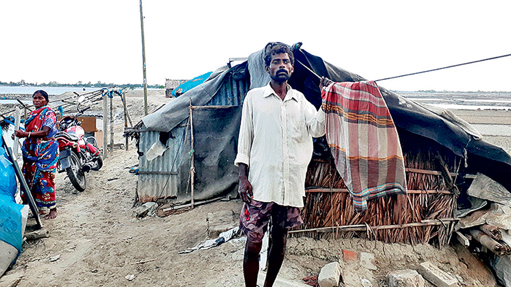 ঘুরে দাঁড়াতে পারেননি তাঁরা