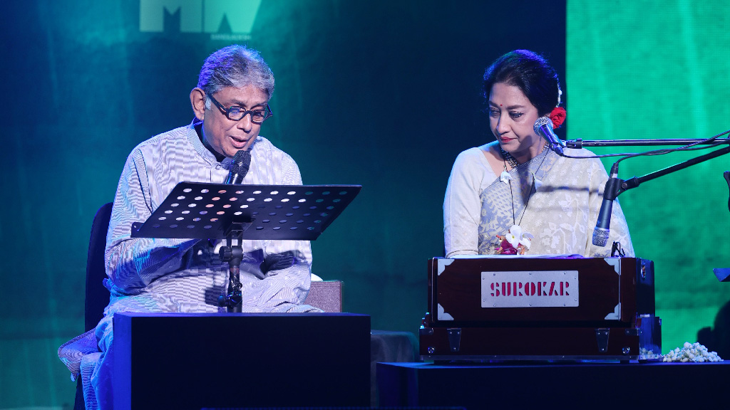 আফজাল হোসেনের আবৃত্তি আর শামা রহমানের গানে বর্ষাবরণ