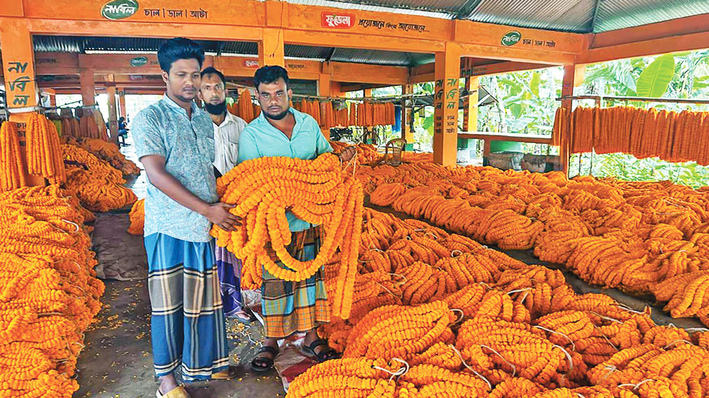 ঝিনাইদহের গান্না বাজার: মৌসুমে দিনে কোটি টাকার ফুল বিক্রির আশা