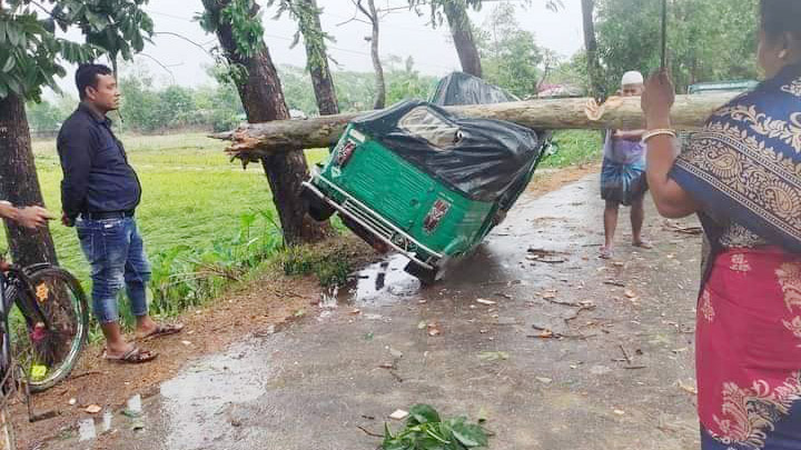 কালবৈশাখীর তাণ্ডবে ব্যাপক ক্ষয়ক্ষতি