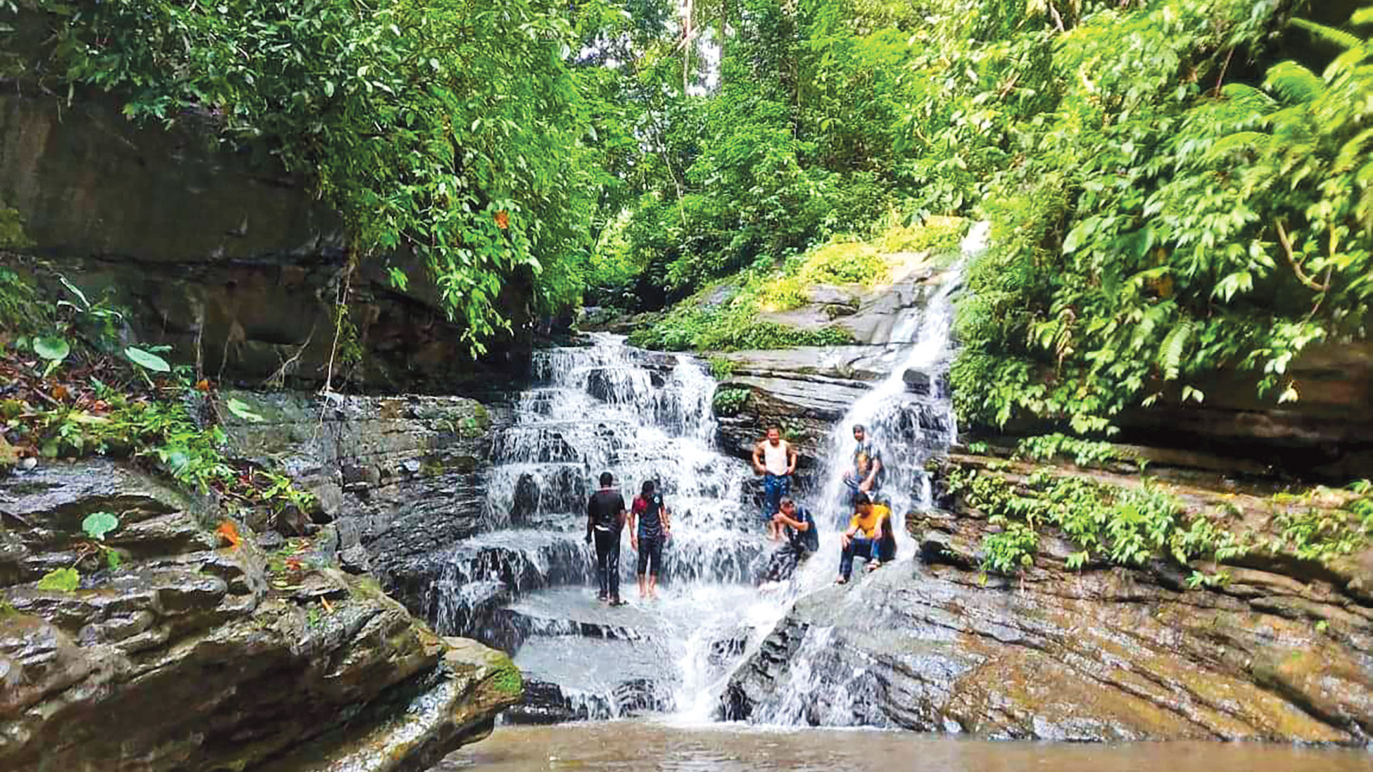 বিলাইছড়ির স্বর্গপুর ঝরনা