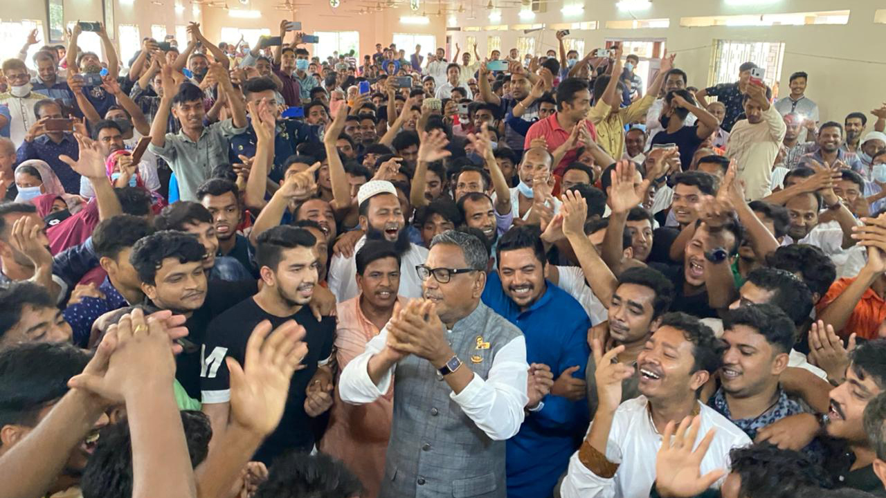 কাদের মির্জার নাচের ভিডিও ভাইরাল