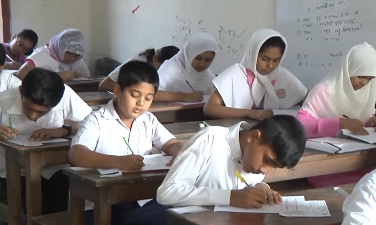 প্রাথমিক বৃত্তির ফল প্রকাশের আগেই ওয়েবসাইটে আপলোড, কর্মকর্তার বিরুদ্ধে ব্যবস্থার সুপারিশ