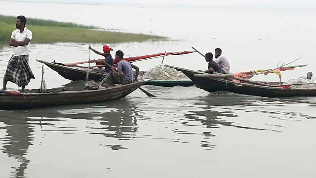 জেলেরা হয়রানির শিকার