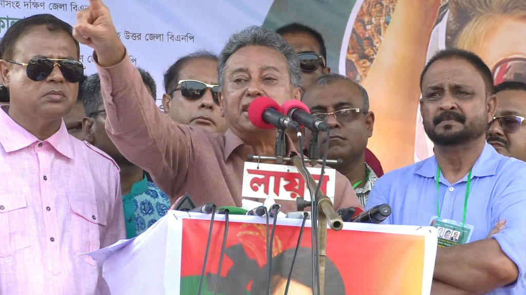 সরকার দেশকে একের পর এক থাপ্পড় খাওয়াচ্ছে: আমীর খসরু