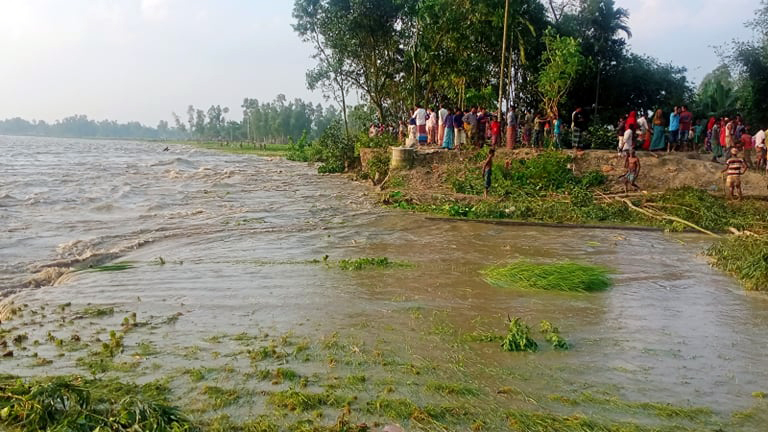 অর্ধশতাধিক ঘরবাড়ি বিলীন