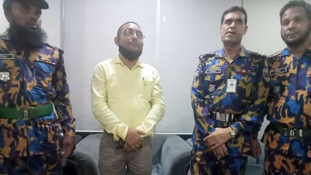 সৈয়দপুর বিমানবন্দরে ইয়াবাসহ ইউপি চেয়ারম্যান আটক
