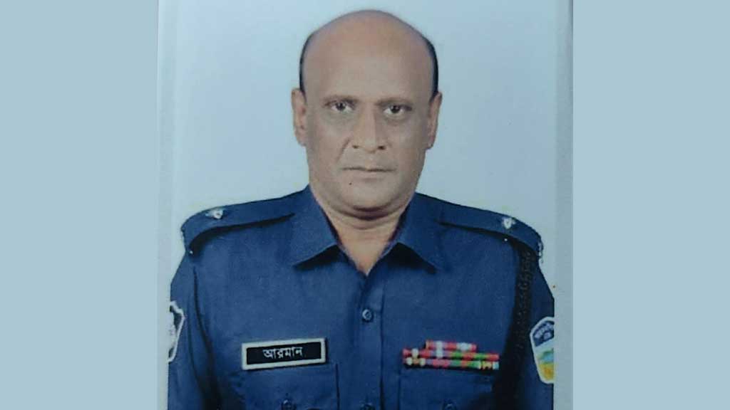 সাংবাদিকদের ওপর হামলার ঘটনায় সাভার থানার ওসিসহ ৪ কর্মকর্তাকে প্রত্যাহার