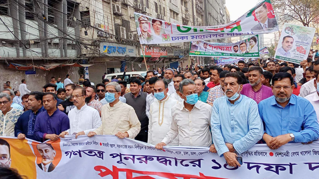 এখনো সময় আছে, দেয়ালের লিখন পড়ুন: সরকারকে ফখরুল