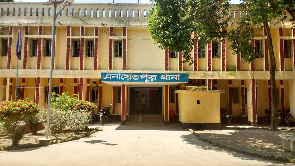 এনায়েতপুরে কিশোরীকে ধর্ষণের অভিযোগ, অভিযুক্ত পলাতক