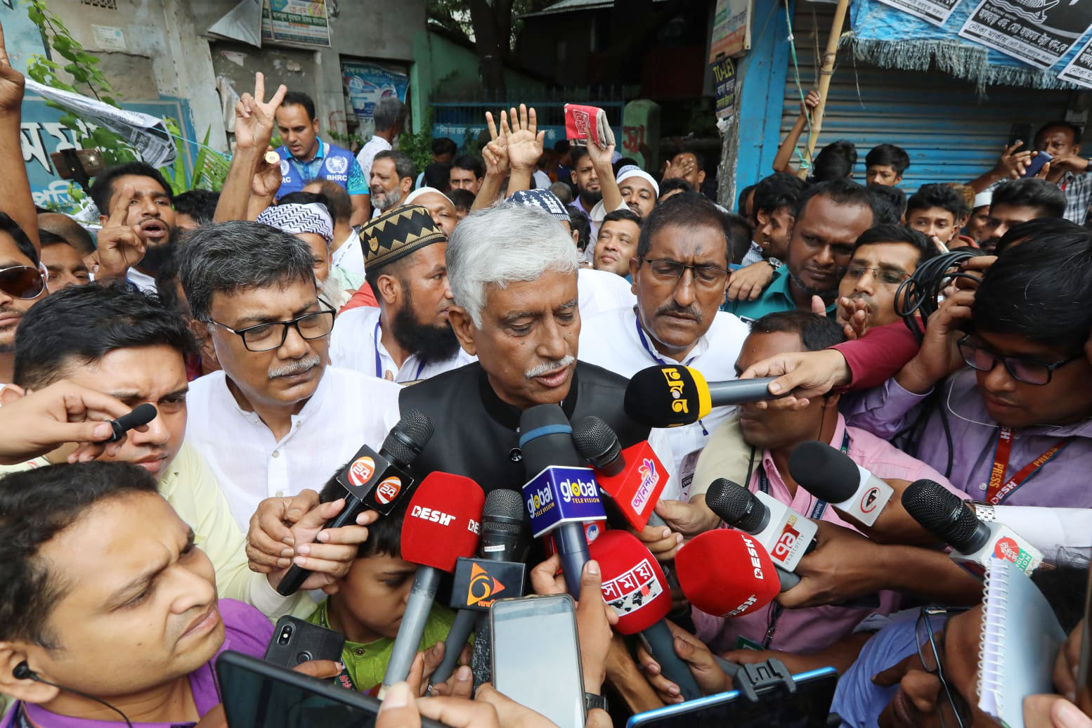 দলীয় নেতা-কর্মীরা গাদ্দারি করেছে: আজমত উল্লা
