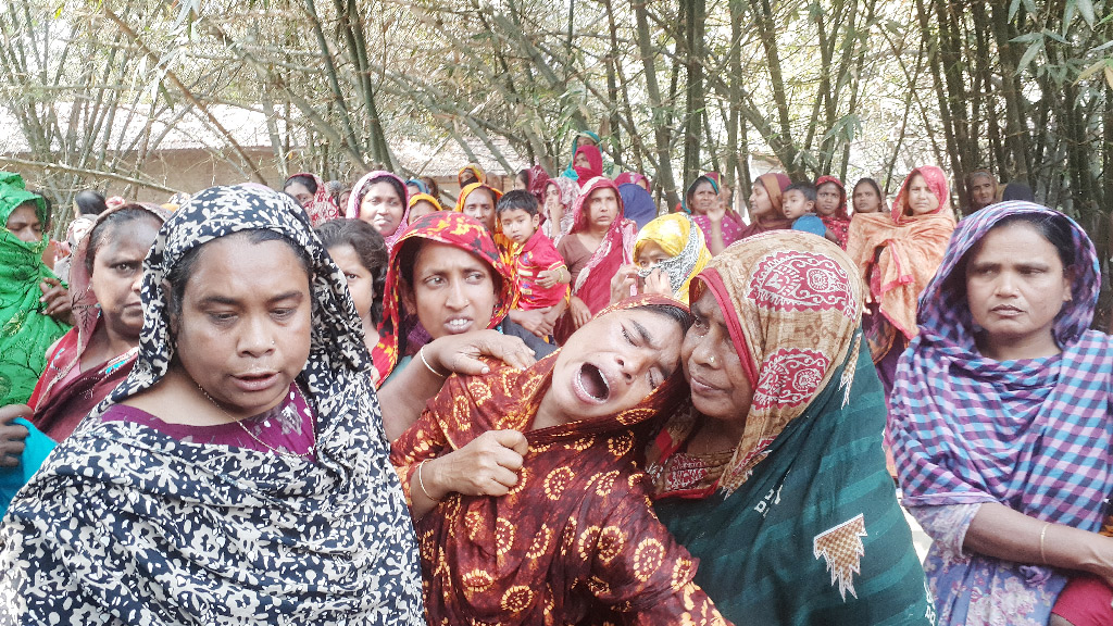 কলারোয়ায় গৃহবধূকে গলা কেটে হত্যা, স্বামী আটক