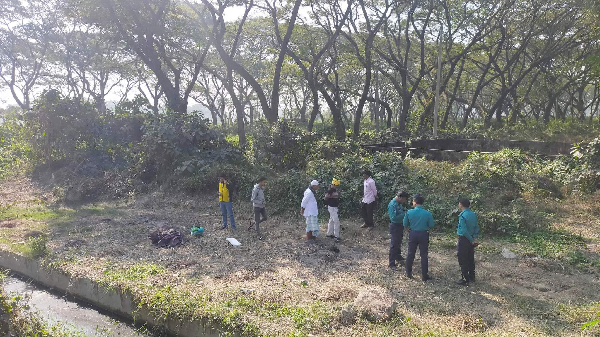 কর্ণফুলীতে সড়কের পাশে মিলল যুবকের মরদেহ 