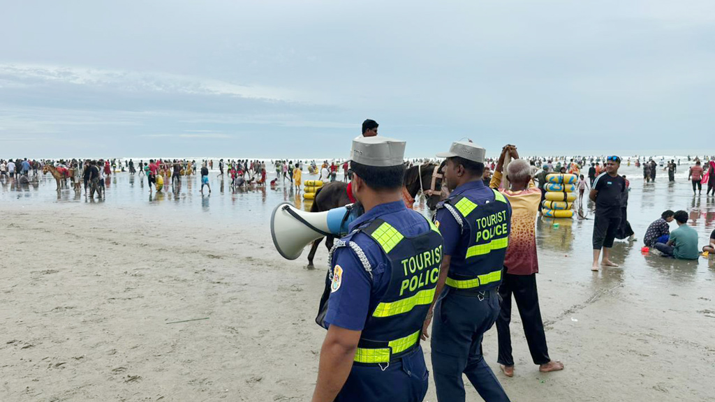 প্রবল হয়েছে ঘূর্ণিঝড় ‘দানা’, সারা দেশে ভারীবর্ষণের আভাস