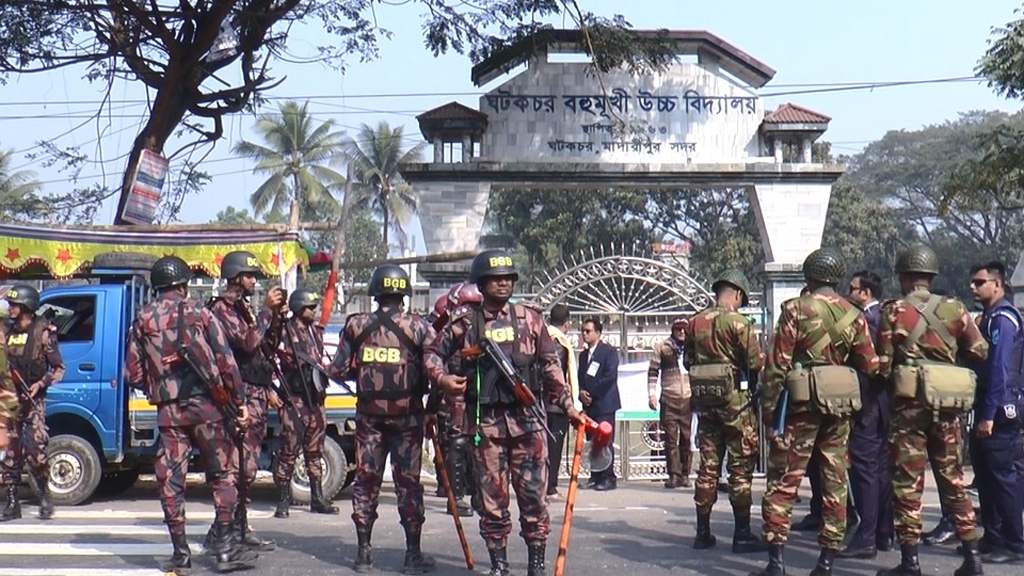 মাদারীপুর-৩: নৌকা-স্বতন্ত্রের সংঘর্ষে আহত বেড়ে ১০ 