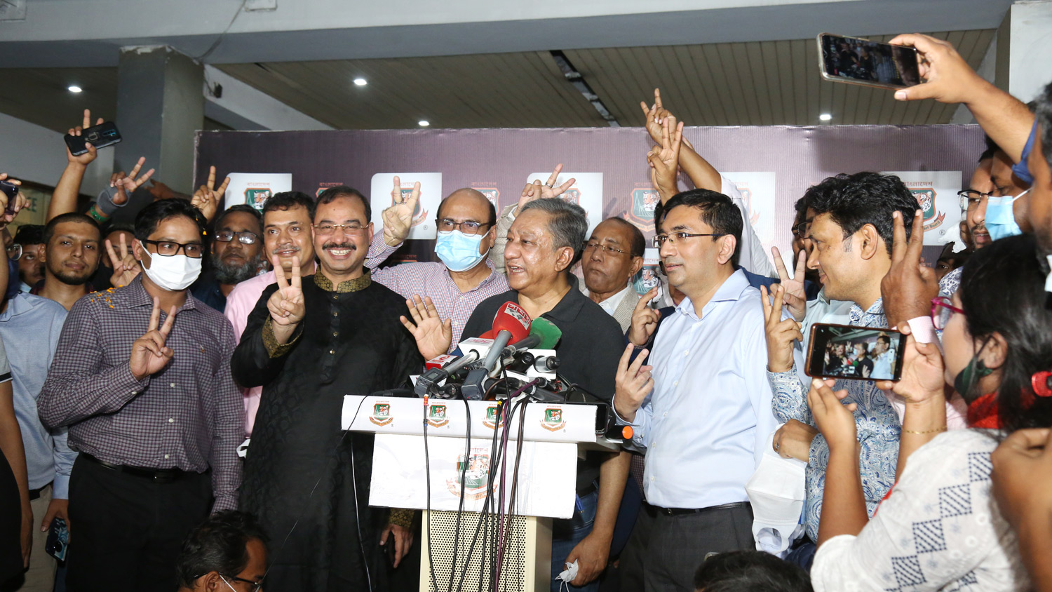 পাপনের জয়ের হ্যাটট্রিক
