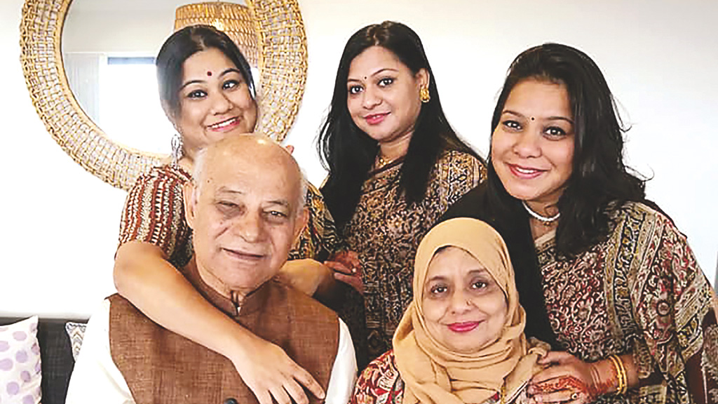 তিন বোনের ‘আজাদ সিস্টার্স’