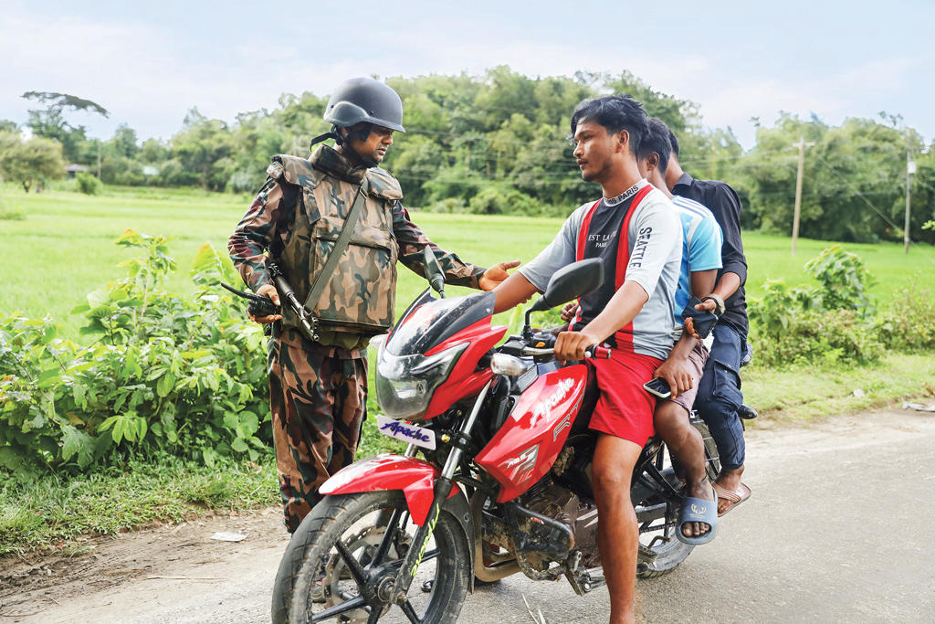 সীমান্তবাসীর বুকে কাঁপন