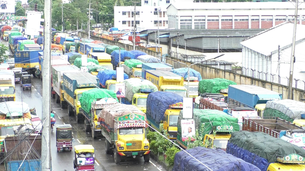 রপ্তানি নিষেধাজ্ঞায় বেনাপোল  স্থলবন্দরে ট্রাকজট