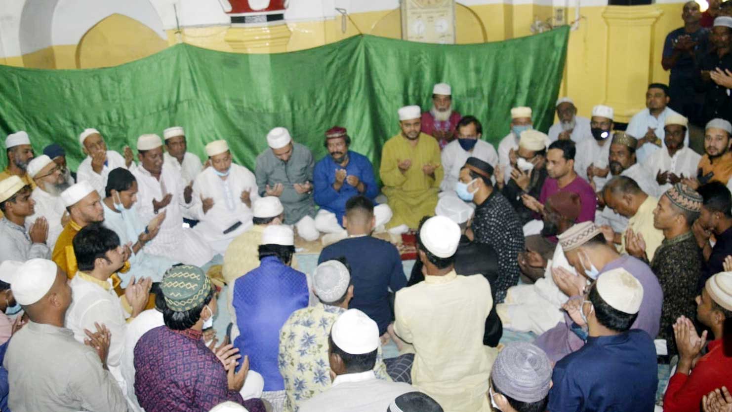 খালেদার সুস্থতা কামনায় দোয়া