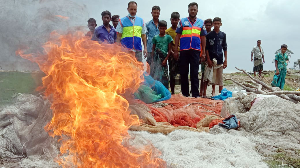 হাতিয়ায় দেড় কোটি টাকার অবৈধ জাল জব্দ