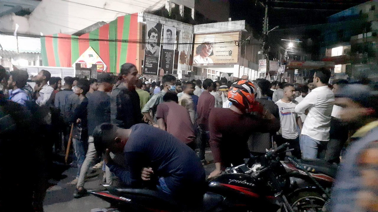 বিএনপি নেতা খুনের জেরে সিলেটে ছাত্রদল-ছাত্রলীগের পাল্টাপাল্টি ধাওয়া 