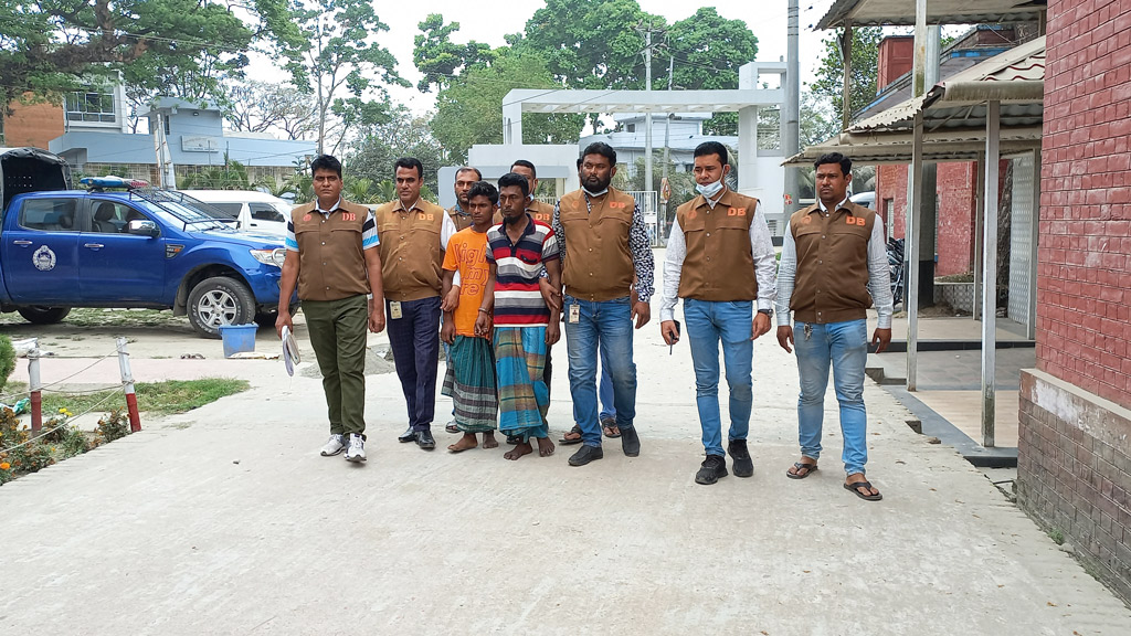 অটোরিকশা ছিনতাই করতে চালককে শ্বাসরোধে হত্যা, গ্রেপ্তার ২ 