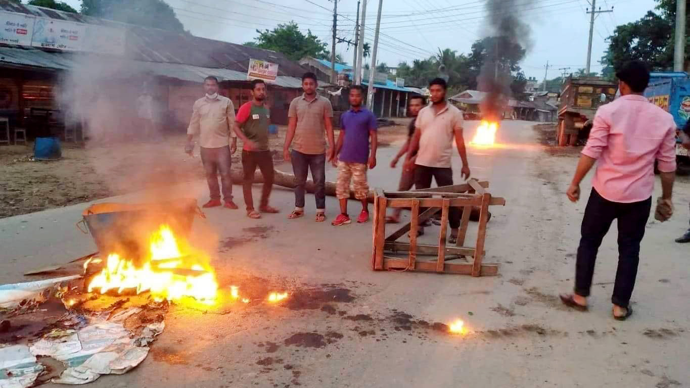 অবরোধে অচল খাগড়াছড়ি