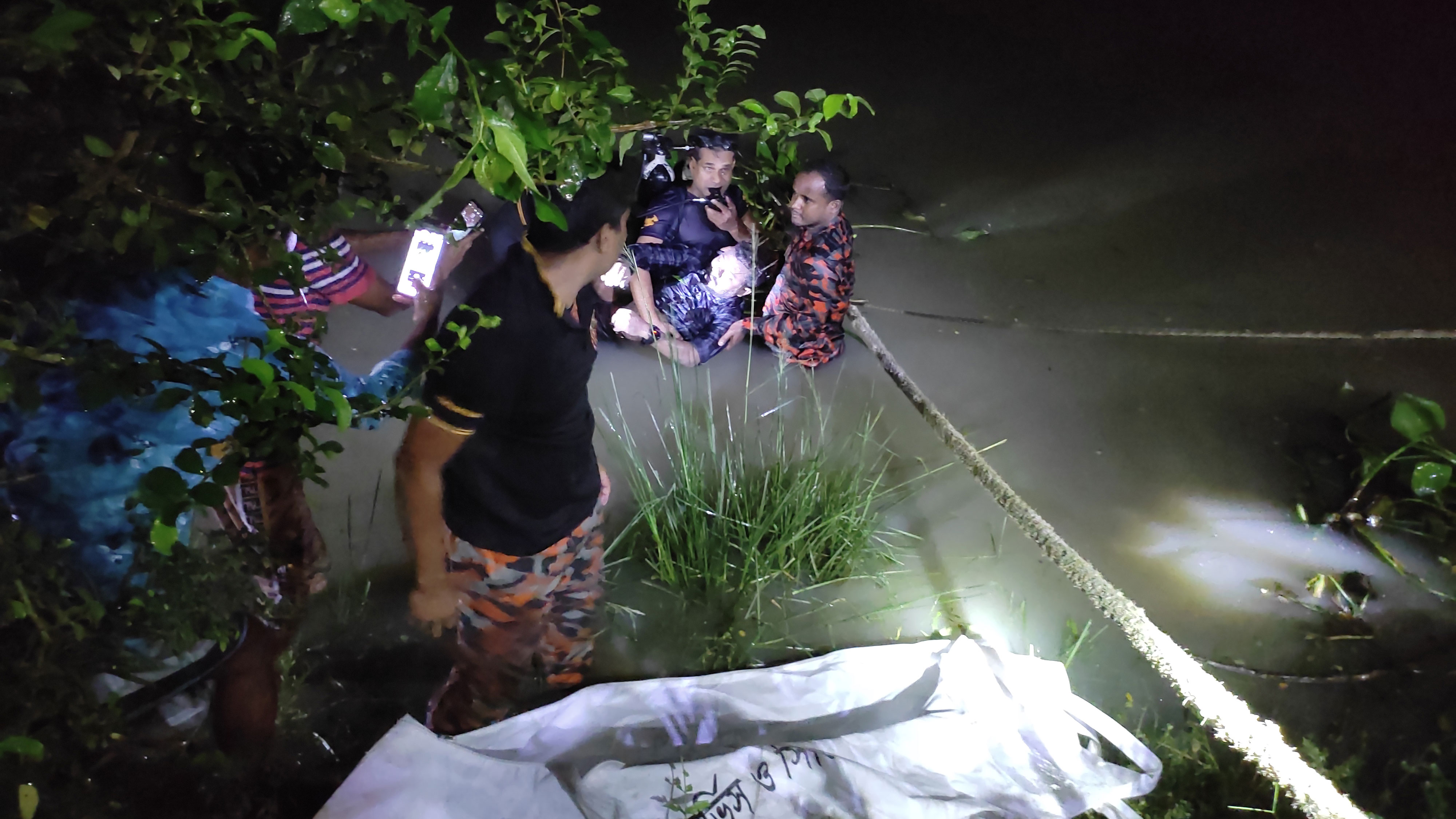  শ্রীপুরে নৌকাডুবিতে নিহত ১ , নিখোঁজ ১