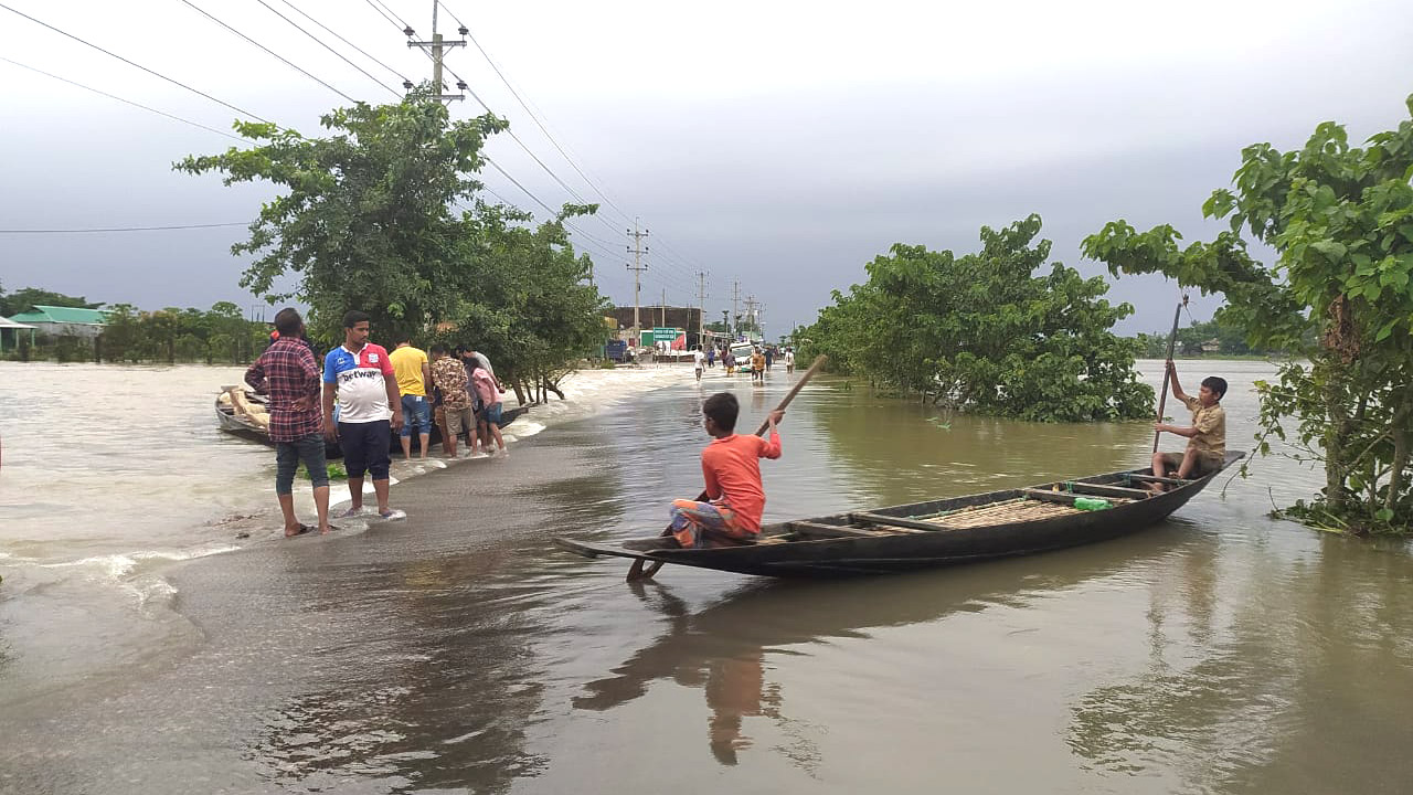 পানিবন্দী দেড় লাখ মানুষ