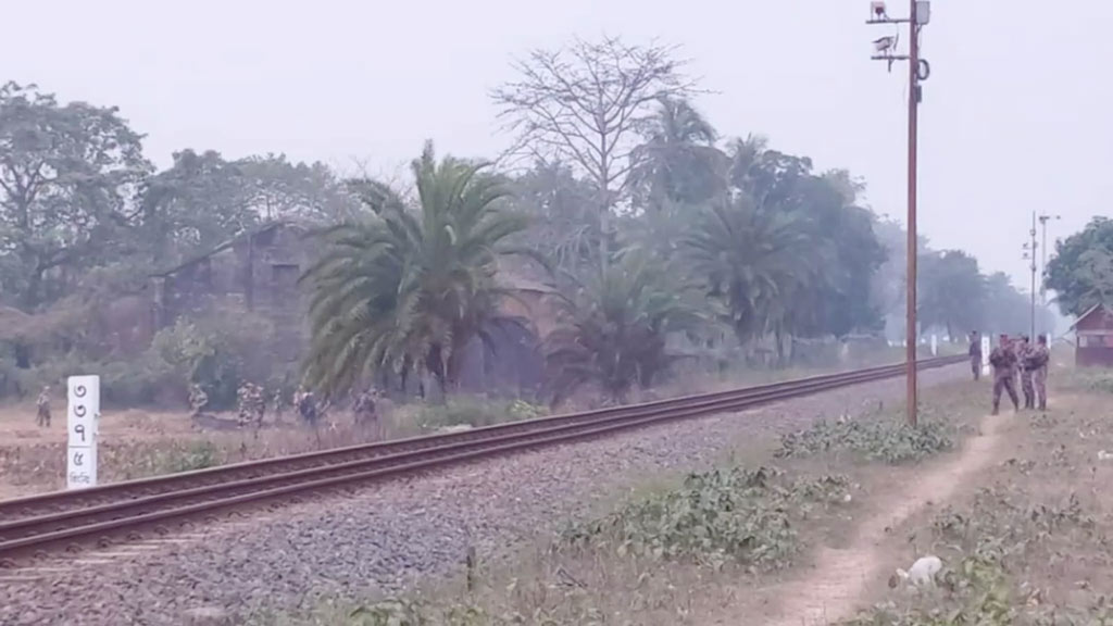 বিজিবির প্রতিবাদে বন্ধ হলো হিলি সীমান্তে বিএসএফের কাঁটাতার নির্মাণ
