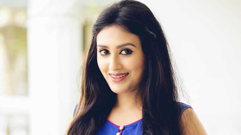 গানে কুসুমের ফেরা
