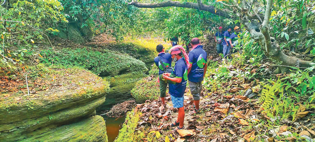 রোমাঞ্চকর গলাচিপা খুমে