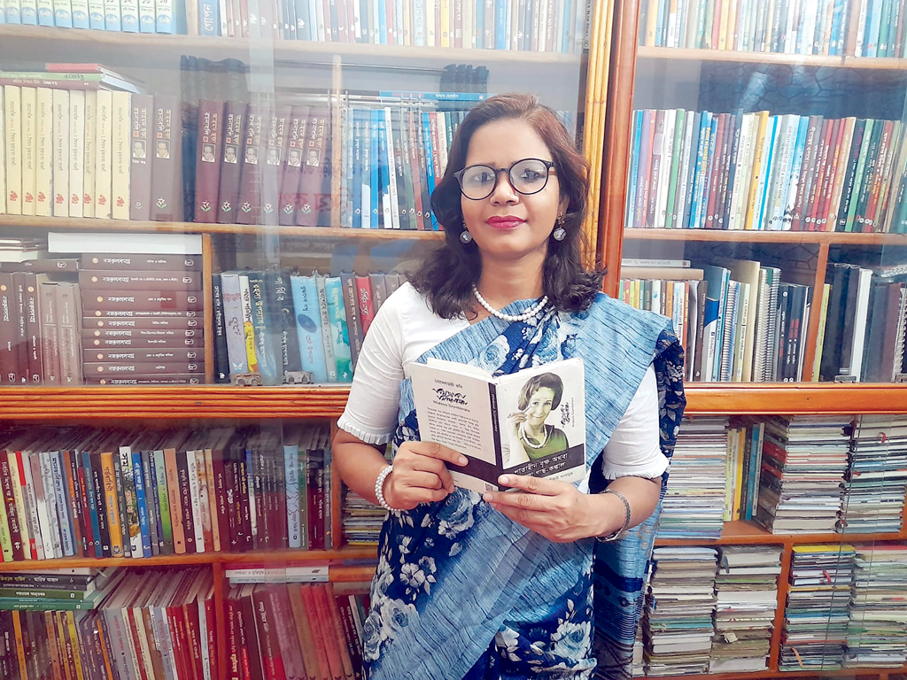 মেহেনাজের গ্লোরিয়াস লাইব্রেরি