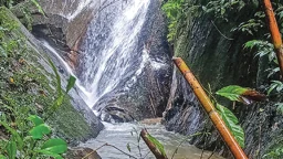 আদিম পাথারিয়া পাহাড়ের আলিঙ্গনে