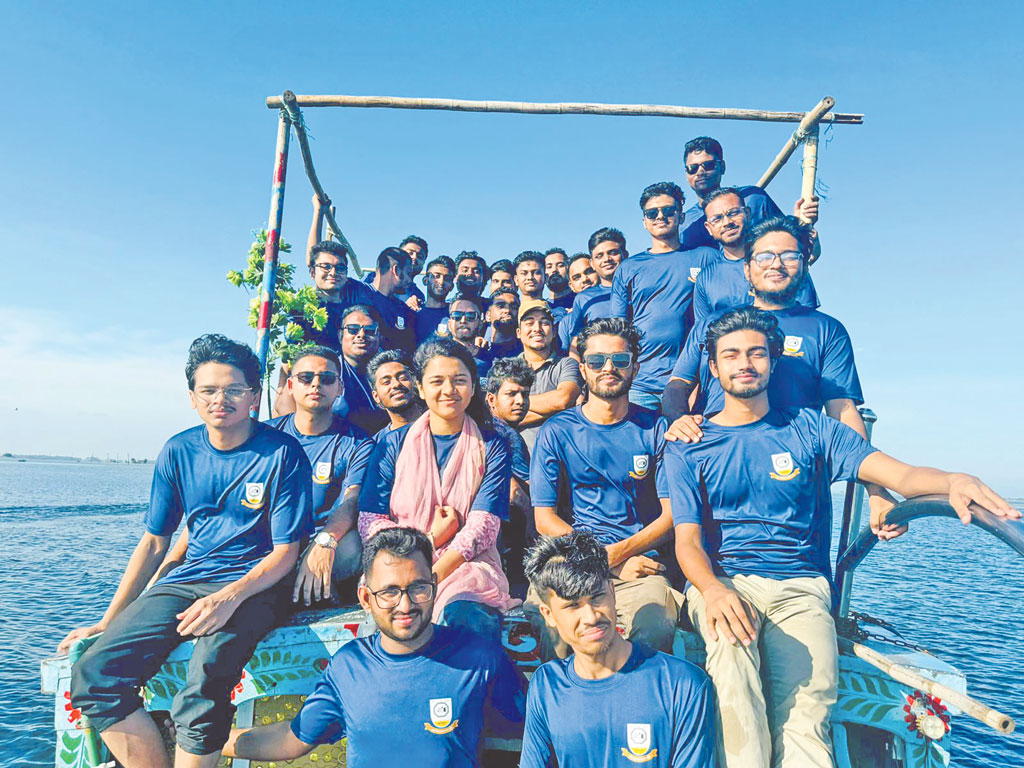 টাঙ্গুয়ার হাওর থেকে তাহিরপুর