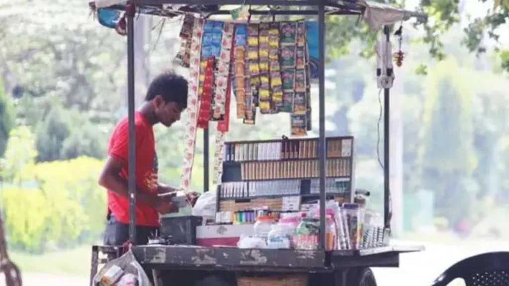 এক বছরের জন্য তামাক ও নিকোটিনজাত পণ্যের বিক্রি নিষিদ্ধ করল কর্ণাটক
