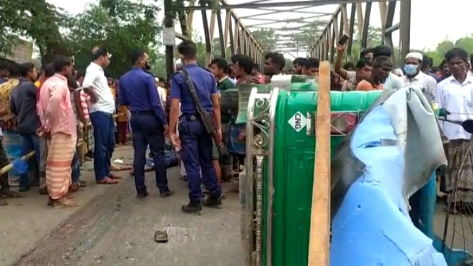 সিলেটে ট্রাকের ধাক্কায় ৫ জন নিহত