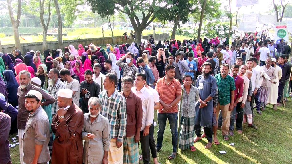 শঙ্কা কাটিয়ে শান্তিপূর্ণ ভোট
