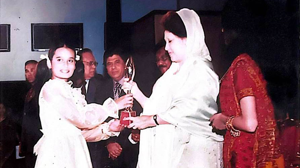 খালেদা জিয়ার সঙ্গে শৈশবের স্মৃতি জানালেন পুতুল